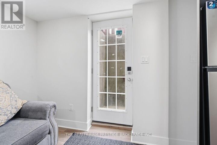 Property Photo: 612 Fox Mill Place Lower ON N6J 2B2