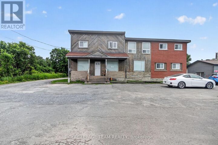 Property Photo:  Bank Street  ON K1X 1G8 
