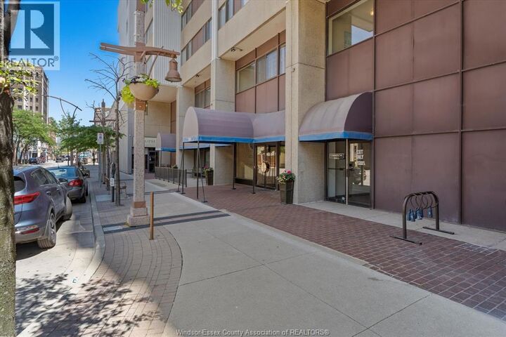 Property Photo: 380 Pelissier Street 1806 ON N9A 6V7