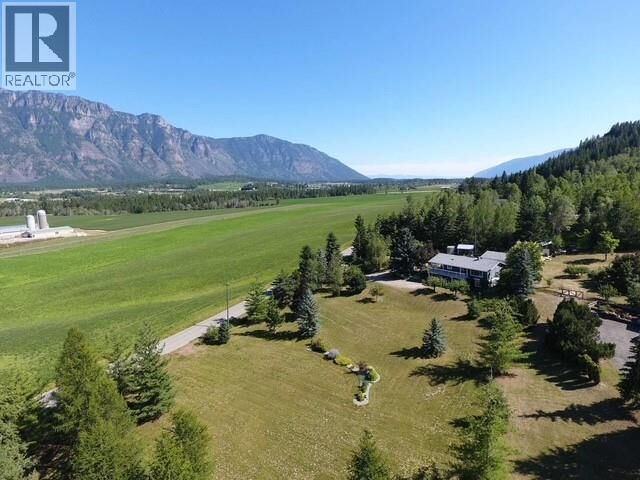 Property Photo: 3765 Crestview Road BC V0B 1G2