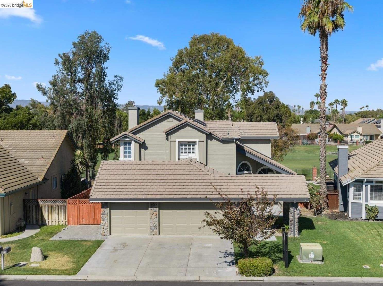 Property Photo:  2216 Colonial Ct  CA 94505 