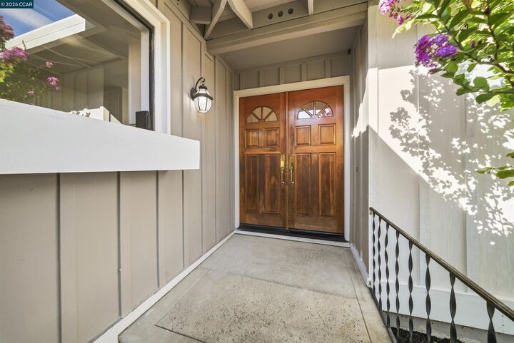 Property Photo:  2124 Presidio Ct  CA 94526 