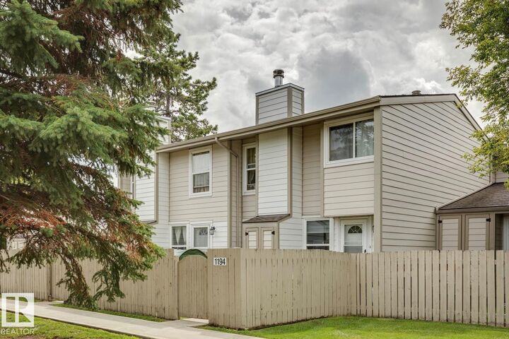 1194 Knottwood Road NW — photo 1