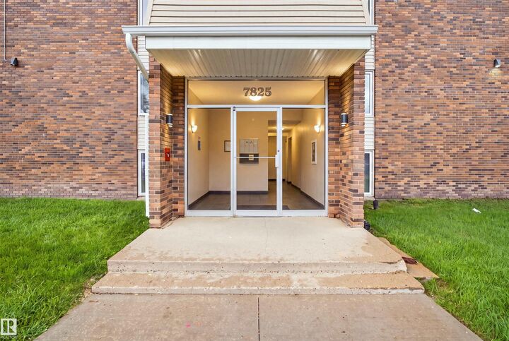 Property Photo:  7825 159 Street NW  AB T5R 2E1 