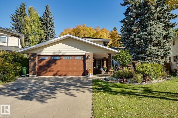 38 Lancaster Crescent — photo 1