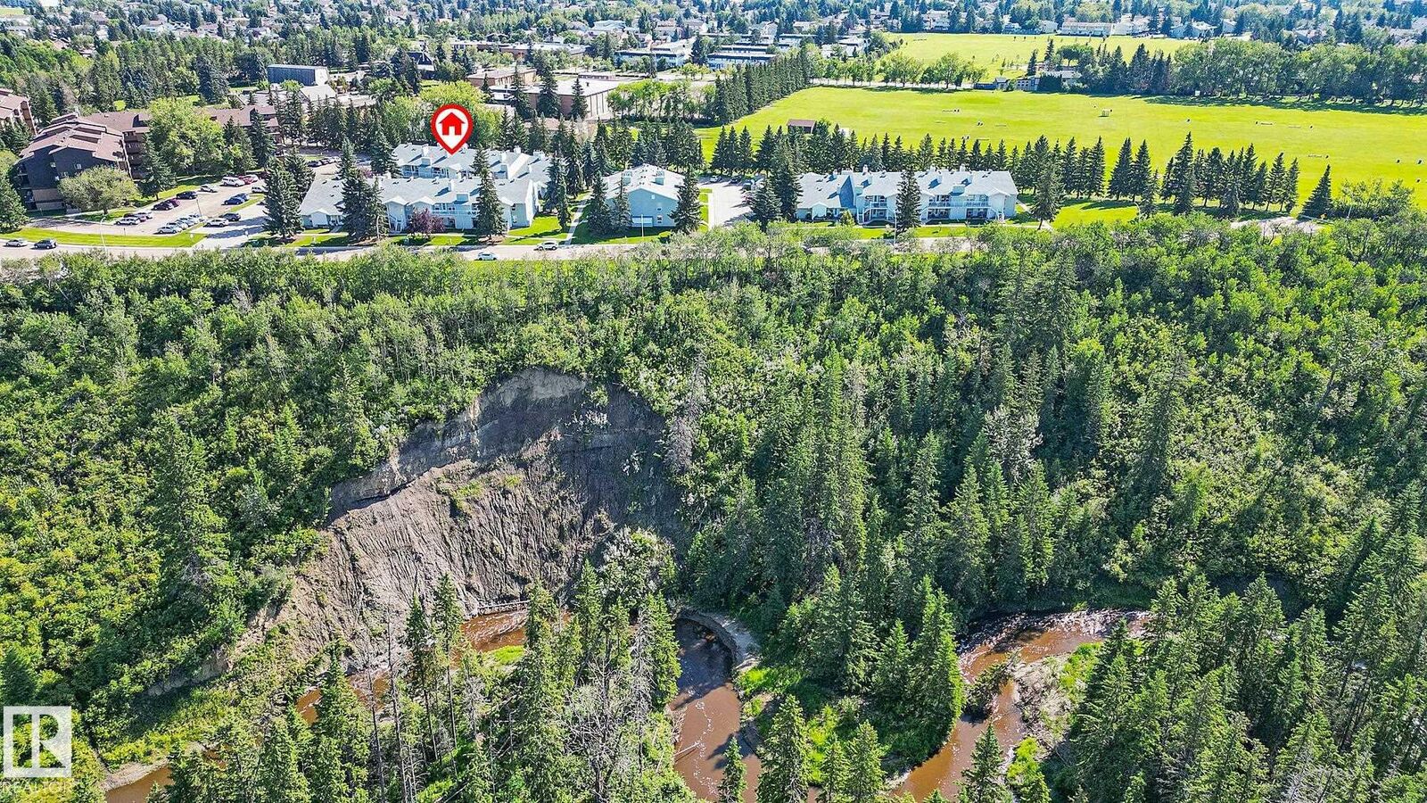 Property Photo: 2115 118 Street NW 29 AB T6J 5N1