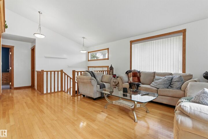 9716 160 Street NW — photo 1