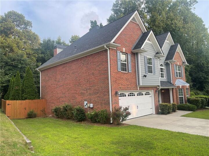 Property Photo:  927 Park Hollow Way  GA 30043 
