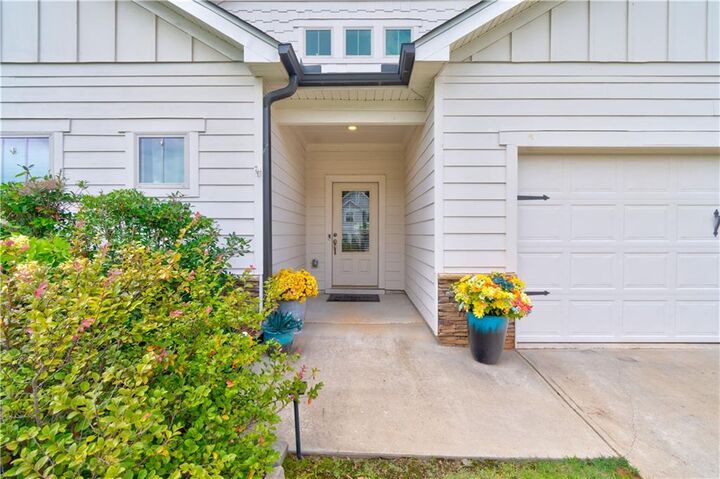 Property Photo:  6545 Trailway Trace  GA 30041 