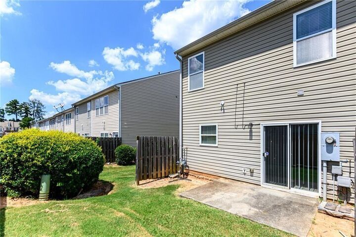 Property Photo:  1908 Dilcrest Drive  GA 30096 