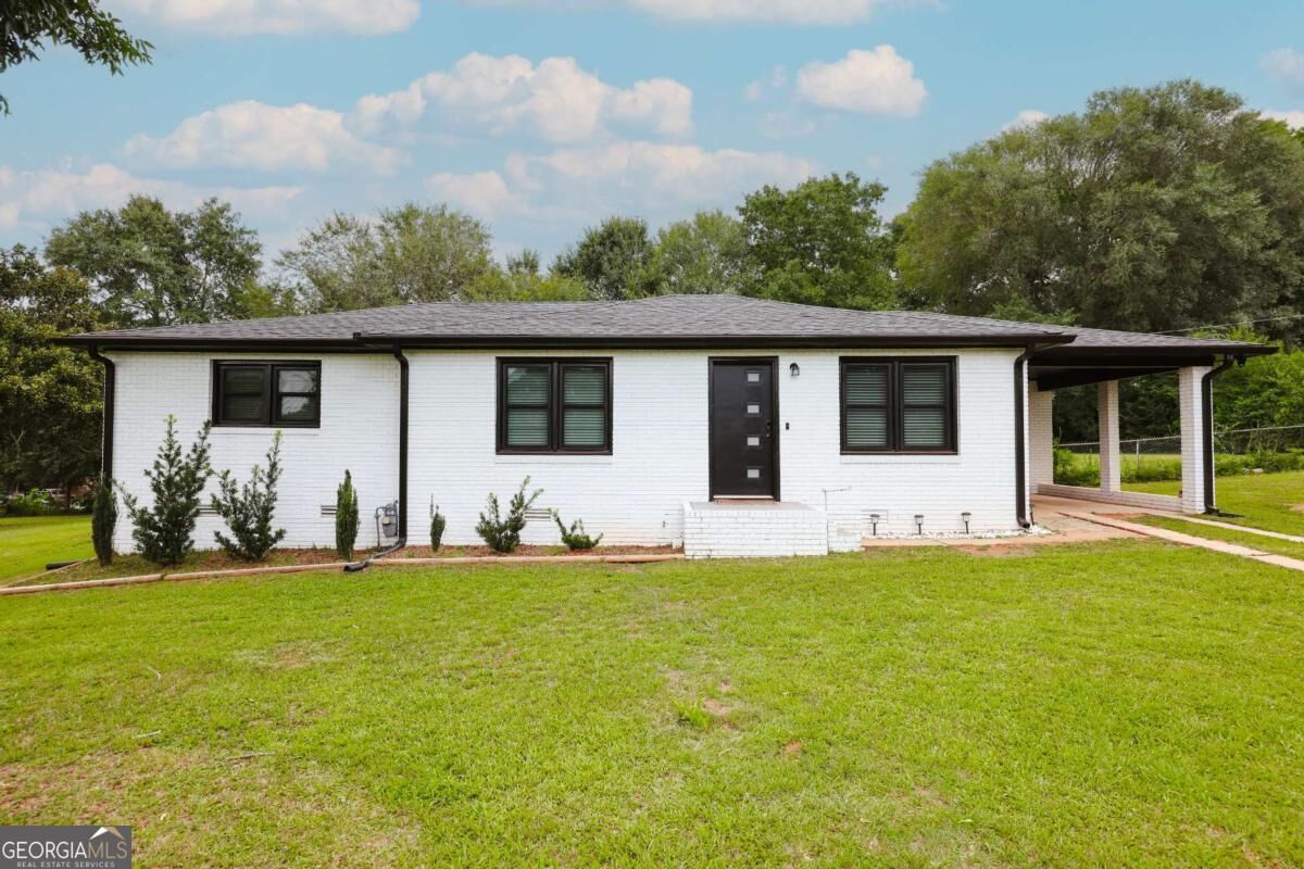 Property Photo: 2055 Mabry Drive GA 30605