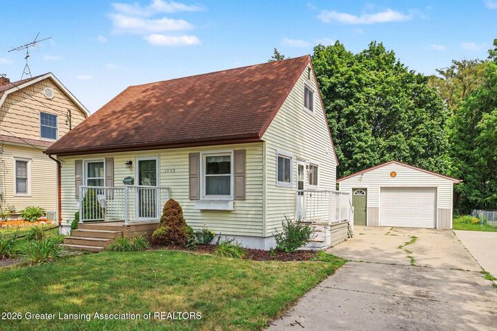 Property Photo: 1005 S Church Street MI 48879