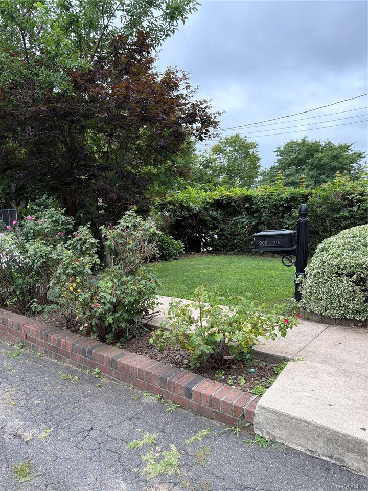 Property Photo:  20905 Hollis Avenue  NY 11429 