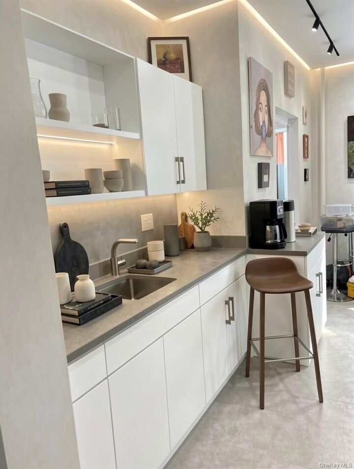Property Photo:  2922 Barnes Ave 3L  NY 10467 