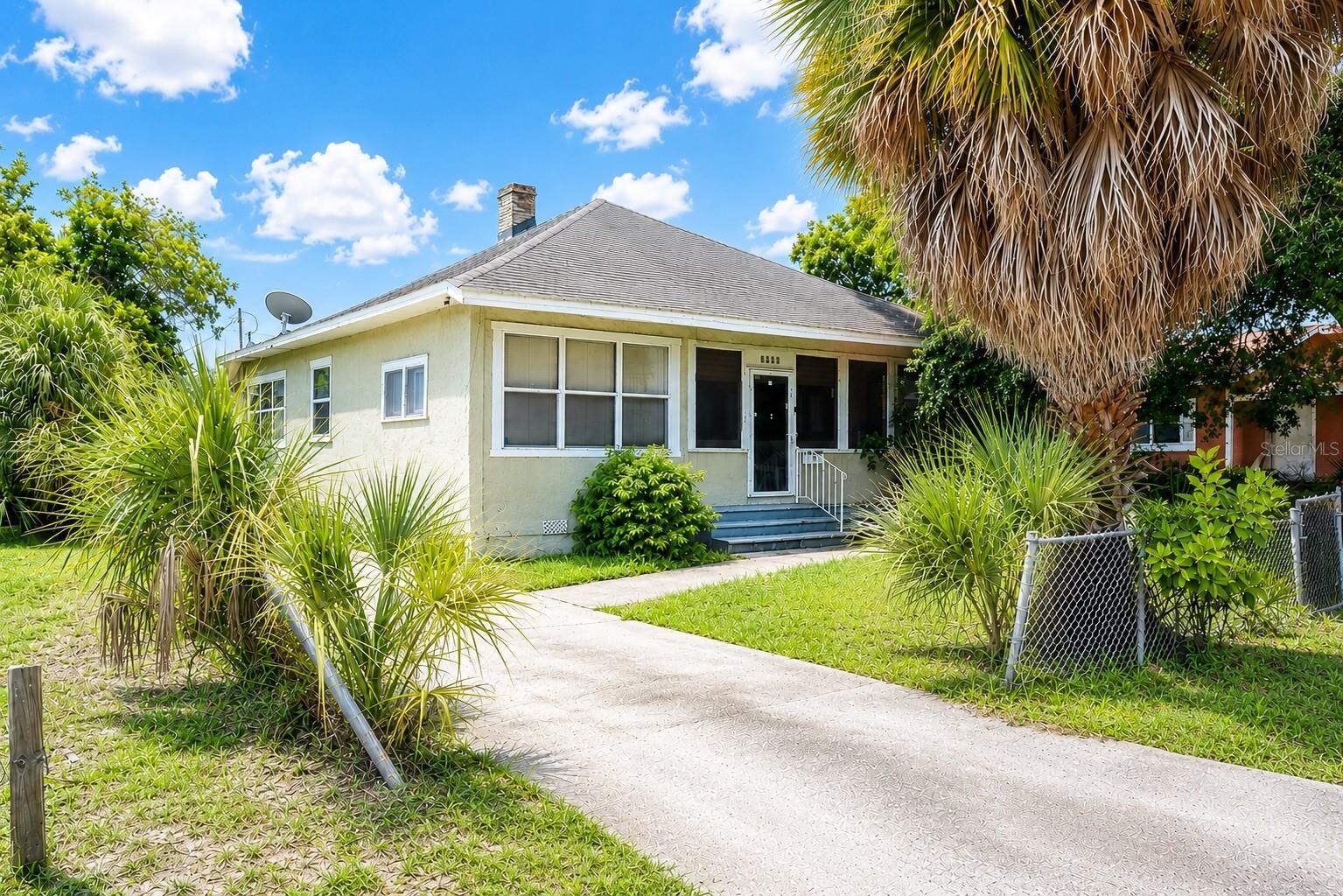 Property Photo: 1944 12th Avenue S FL 33712