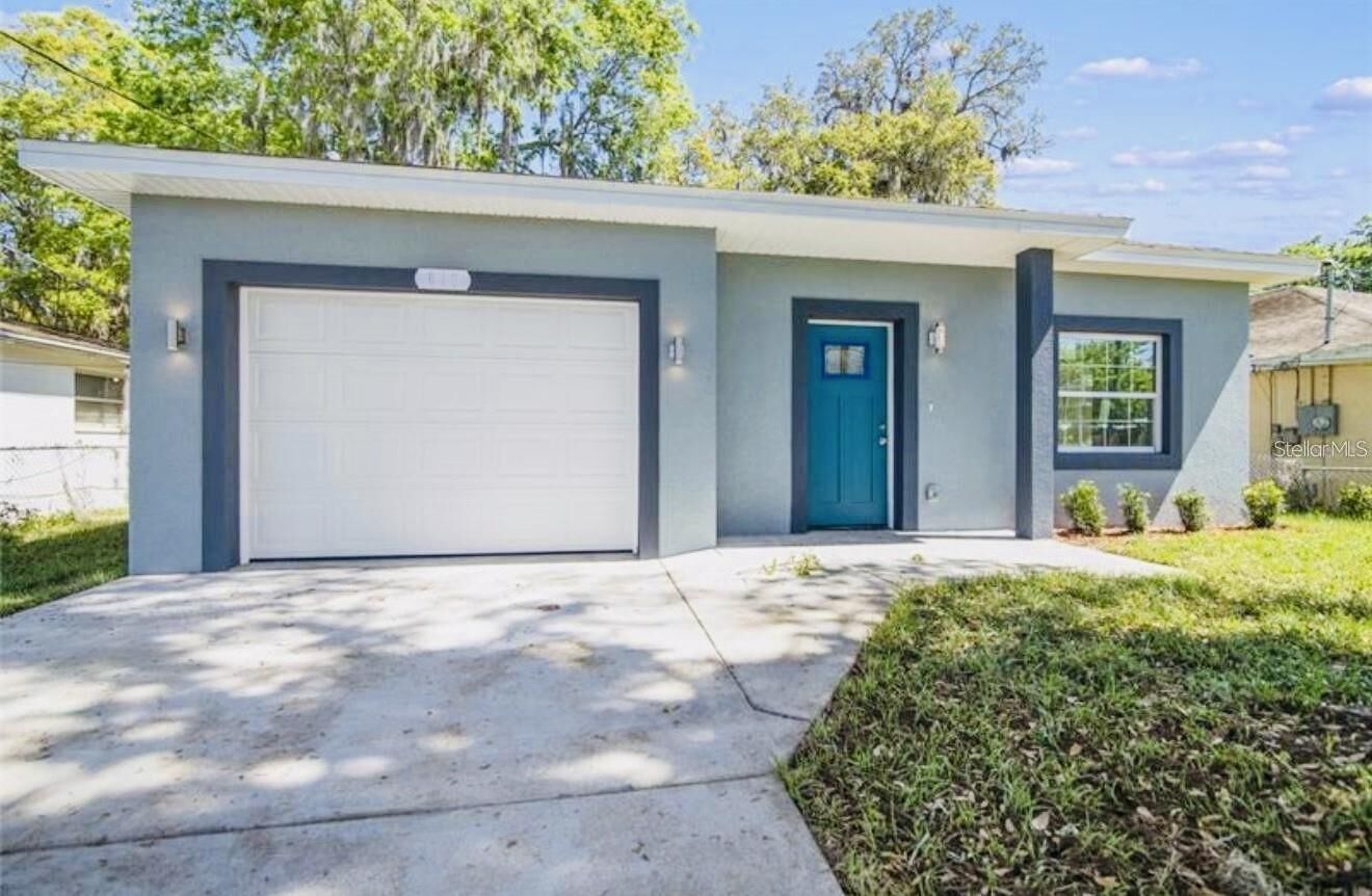 Property Photo: 617 Holmes Avenue FL 32114