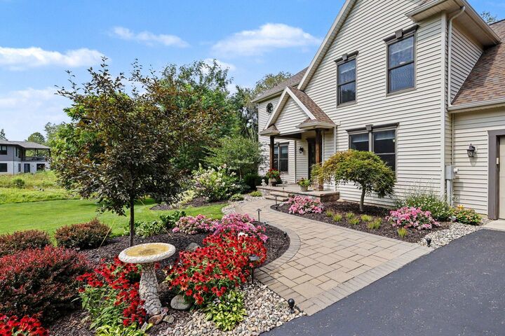Property Photo:  6457 Oak Court  MI 49102 