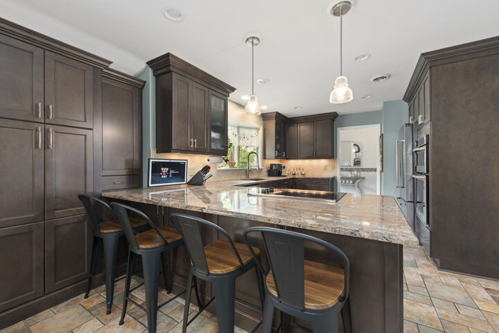 Property Photo:  899 Fox Run  MI 48304 