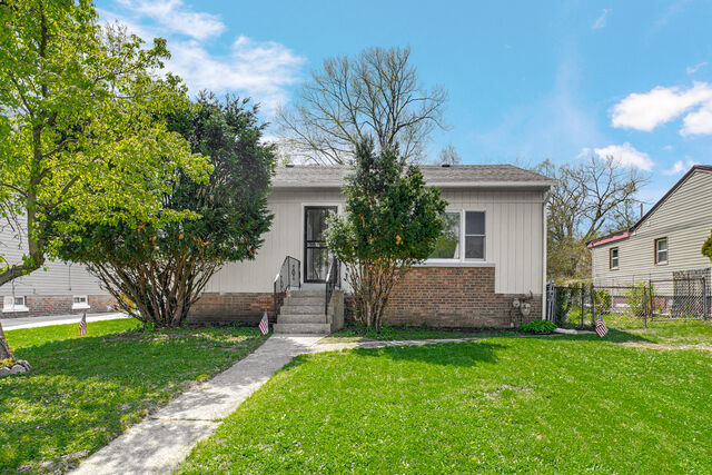Property Photo: 1117 156th Place IL 60409