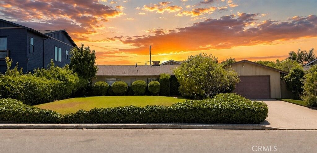 Property Photo: 426 El Modena Avenue CA 92663