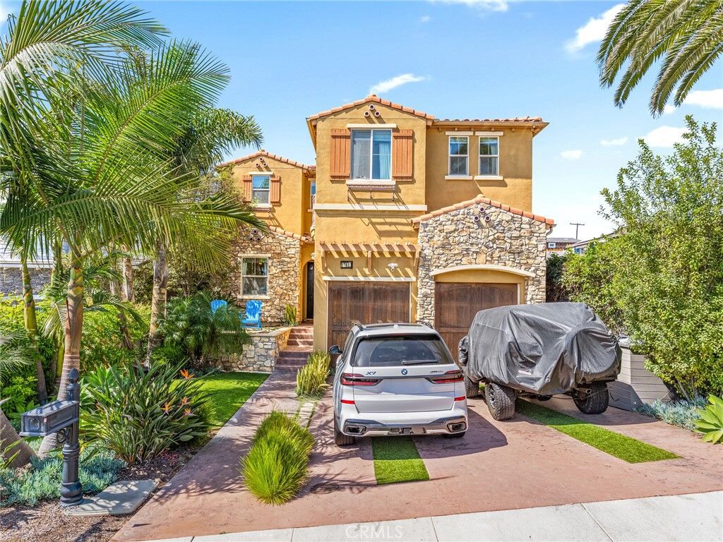 Property Photo: 701 W Maple CA 90245