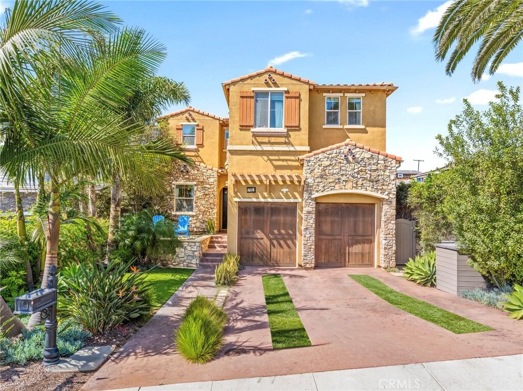 Property Photo:  701 W Maple  CA 90245 