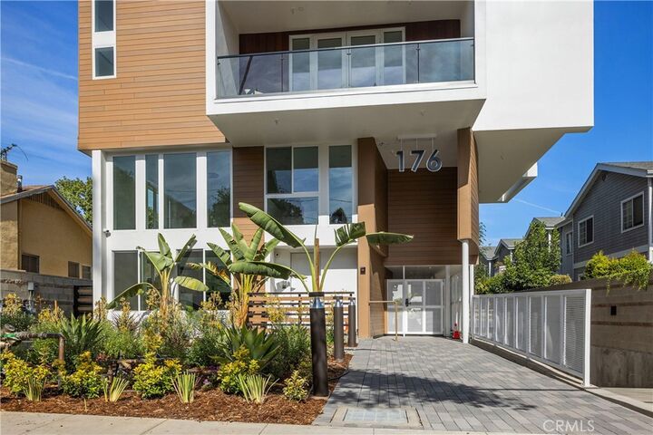 Property Photo:  176 N Catalina Avenue 403  CA 91106 