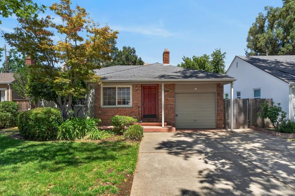 Property Photo: 4007 Colonial Way CA 95817