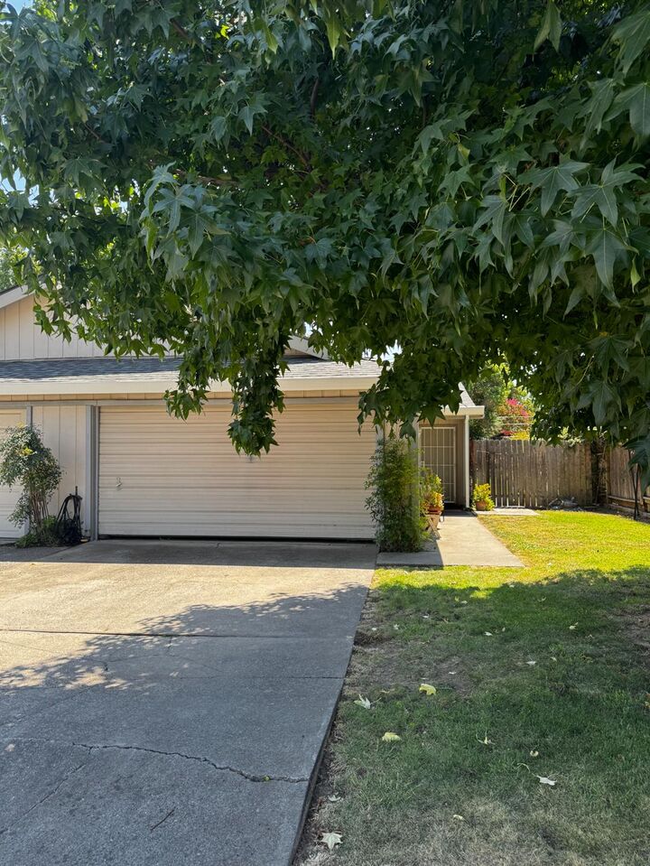 Property Photo: 4600 Kinsella Lane CA 95841