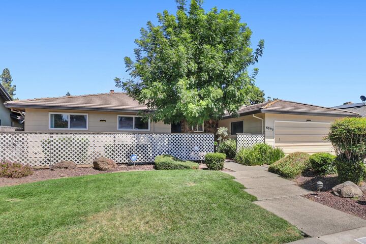 Property Photo: 6995 Wavecrest Way CA 95831