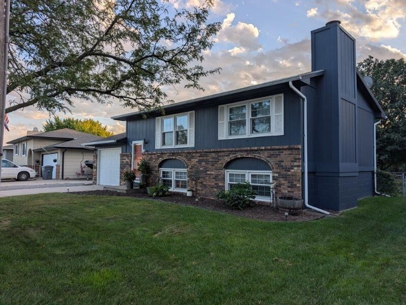 Property Photo:  108 Applewood Dr  NE 68701 