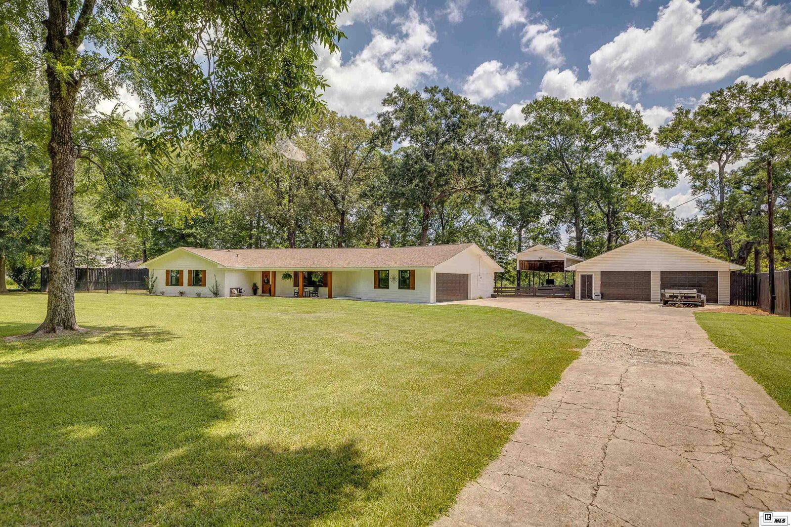 Property Photo:  6700 Eastlake Road  LA 71280 