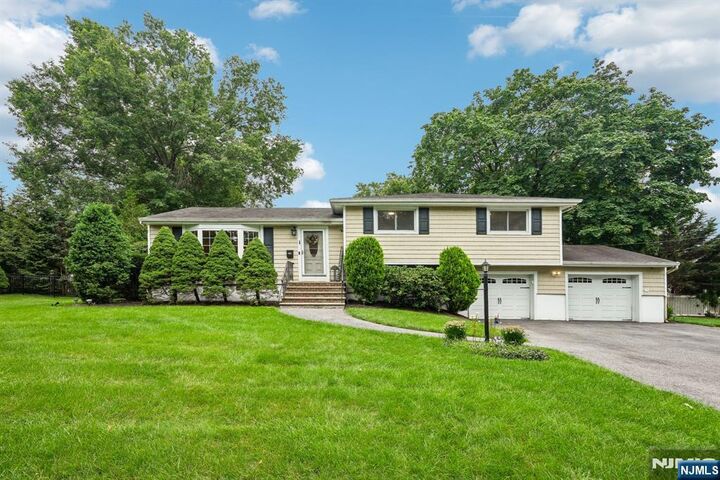 Property Photo:  24 Lawrence Road  NJ 07470 