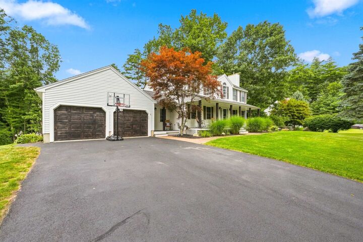 Property Photo:  16 Crestwood Drive  NH 03051 