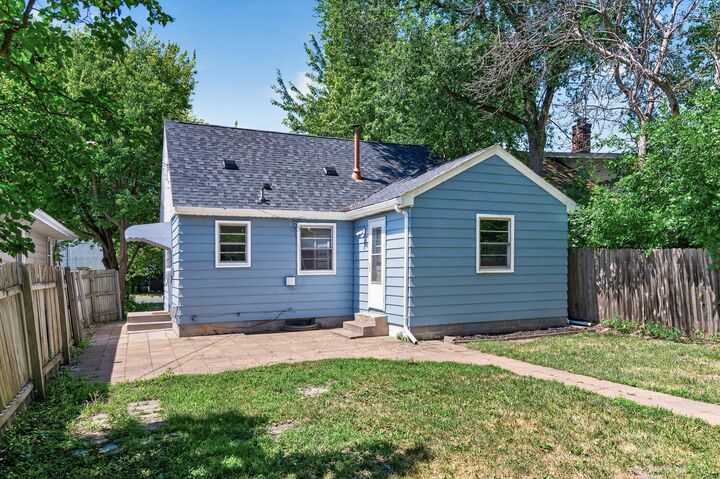 Property Photo:  3911 Jackson Street NE  MN 55421 