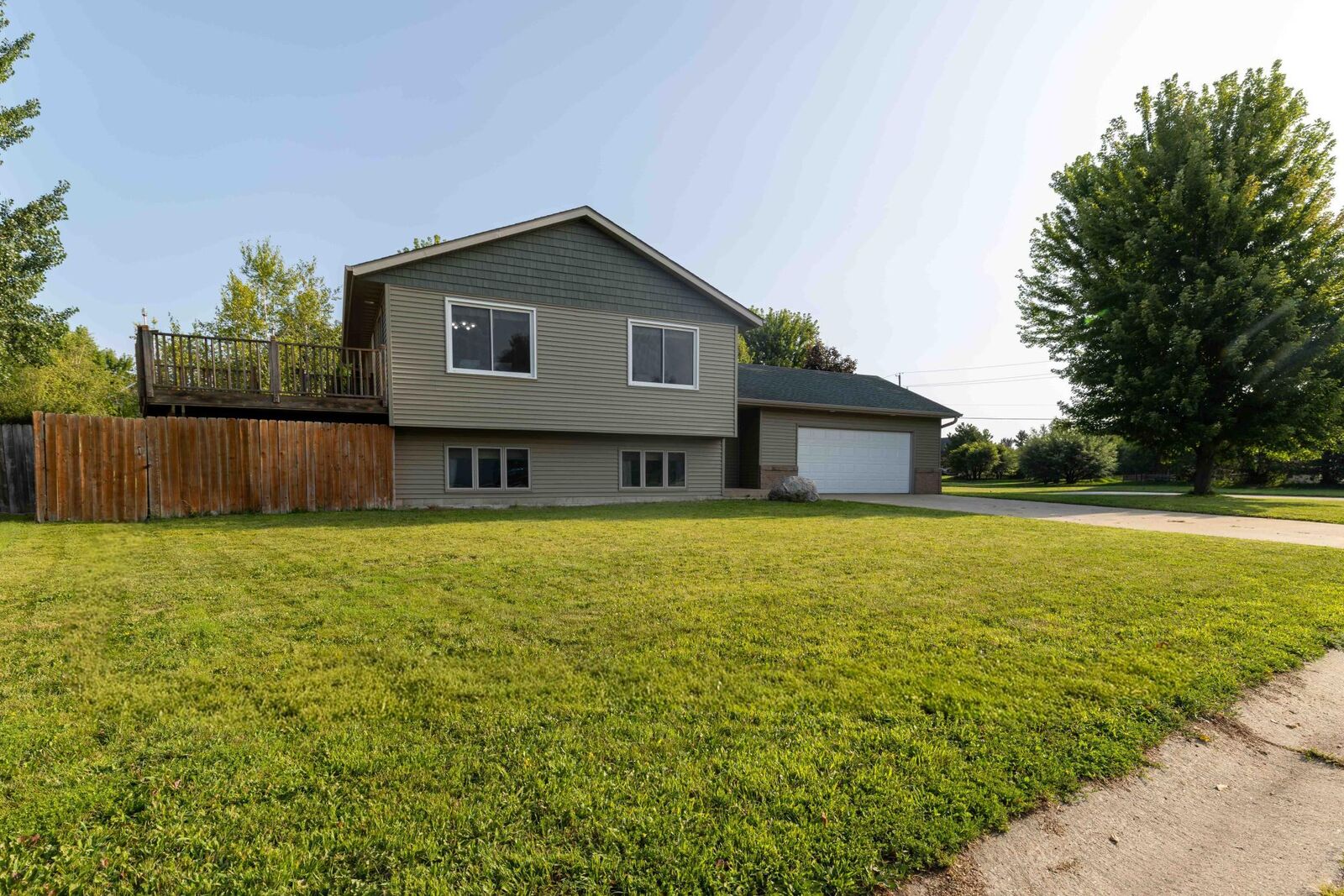 Property Photo: 112 Parkside Street MN 56001