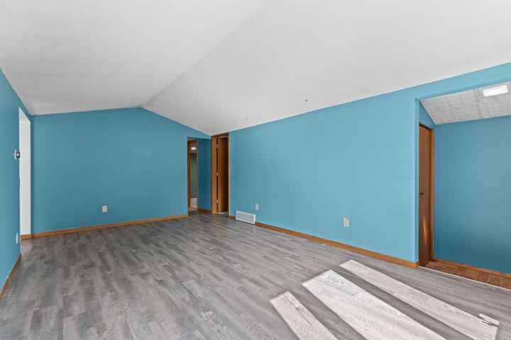 Property Photo:  505 1st Avenue NE  MN 55920 