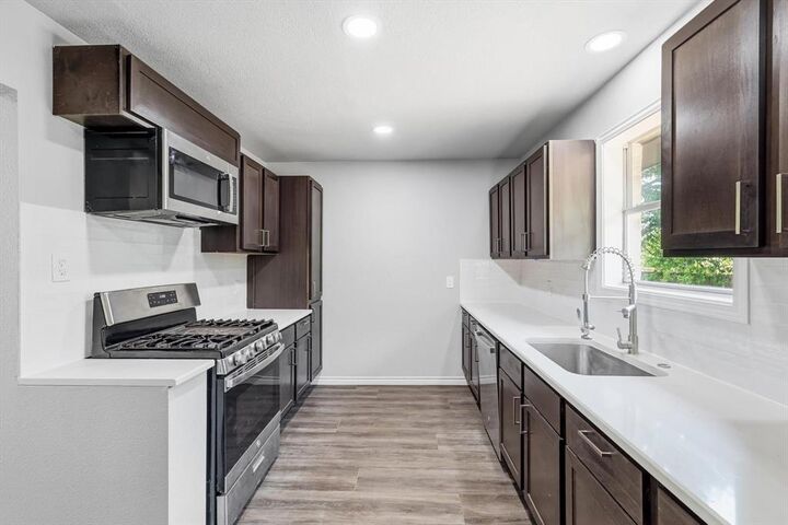 Property Photo:  214 E Evans Street  TX 76258 