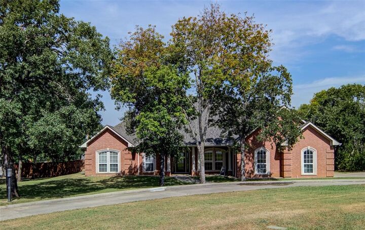 Property Photo:  814 Haynie Drive  TX 76426 
