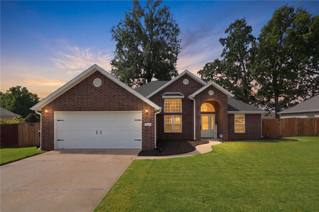 Property Photo:  3314 Eaglecrest Circle  AR 72762 