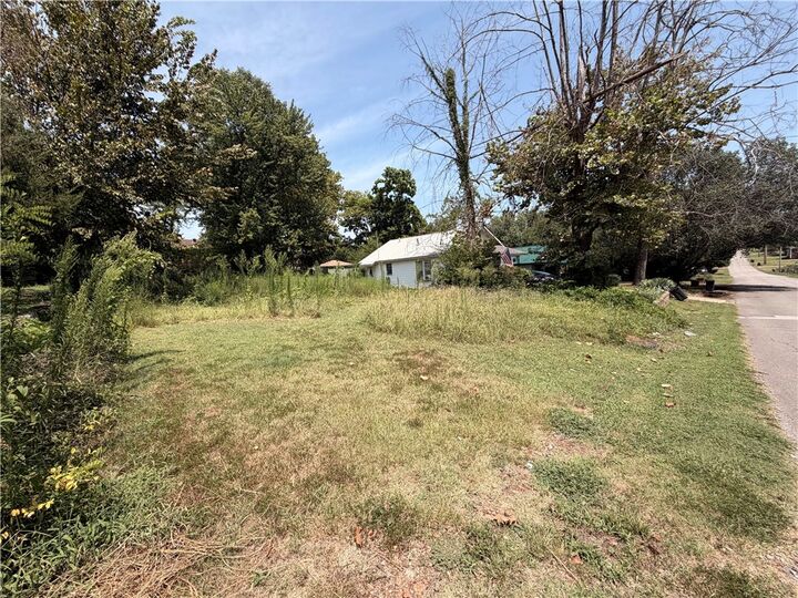 Property Photo: 1222 W Sevier Street AR 72830