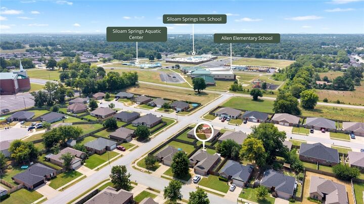 Property Photo: 402 W Worchester AR 72761