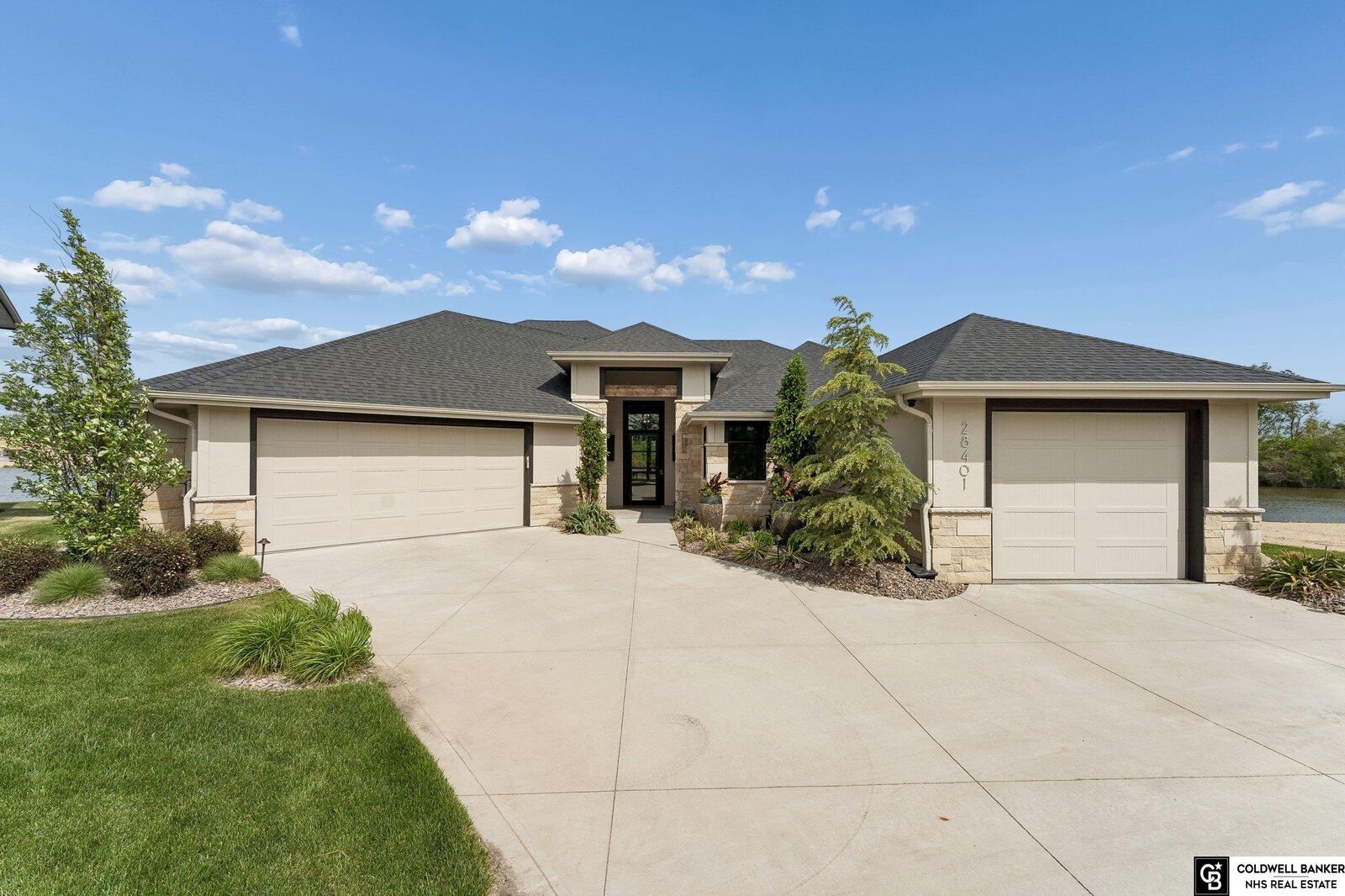 Property Photo: 28401 Laurel Circle NE 68064