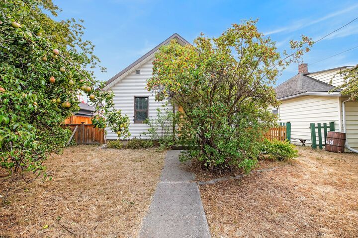 Property Photo: 3007 38 Street BC V1T 6H7