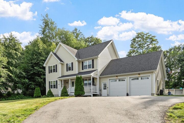 Property Photo: 7 Richards Way MA 01462