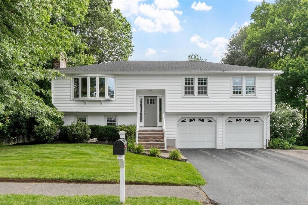 Property Photo:  27 Hapgood Way  MA 01545 