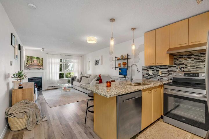 Property Photo: 5115 Richard Road SW 214 AB T3E 7M7