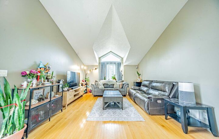 Property Photo: 27 Escott Close AB T4R 2J9
