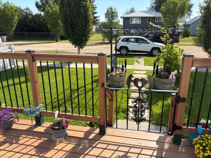 Property Photo: 4618 53 Street AB T0E 1N0