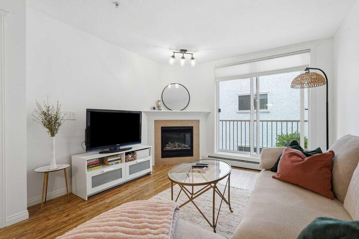 Property Photo: 1833 11 Avenue SW 202 AB T3C 0N7